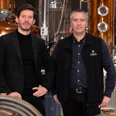 Thomas Lombard, directeur général de la Maison, et le chef de caves Laurent Vaillant