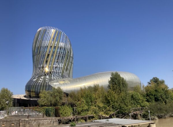 Cité du vin de Bordeaux vue de l'extérieur
