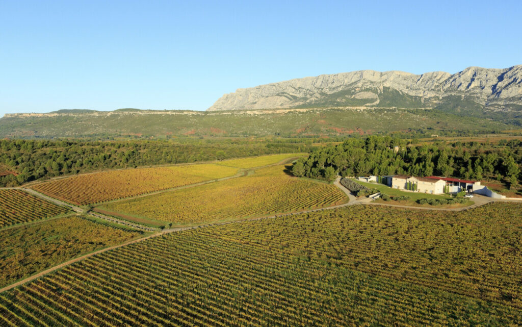 Vue aérienne du Château Gassier, AOC Cotes de Provence ©DR