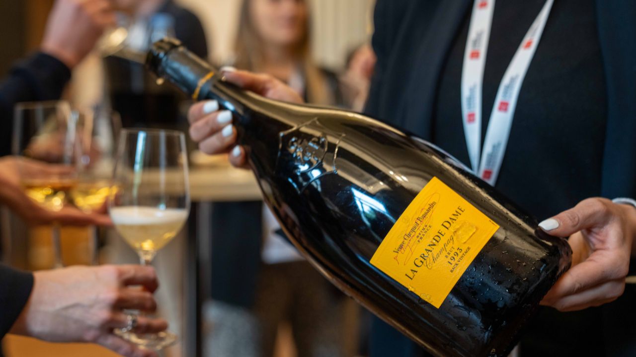 la grande dame 1993 veuve clicquot champagne tasting 2025