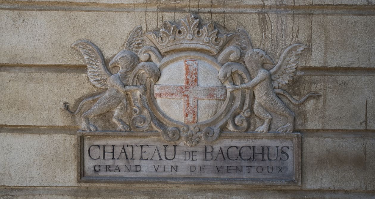 fronton château de bacchus