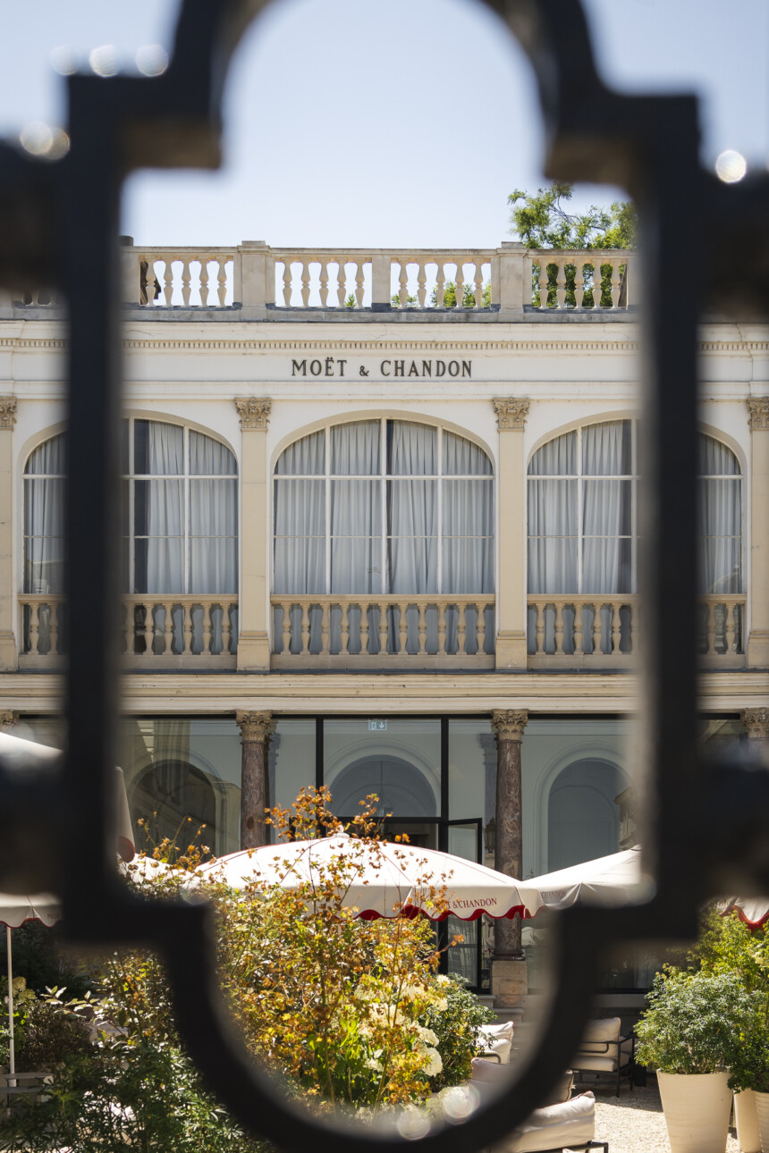 façade hotel moët & chandon