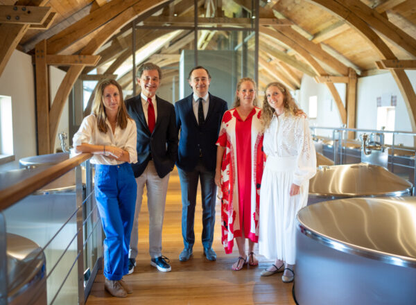 Les trois branches de la famille Rothschild réunies pour l'inauguration du nouveau chai de Vertus