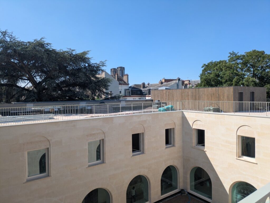 L'hôtel de la Maison Thiénot rue du Marc