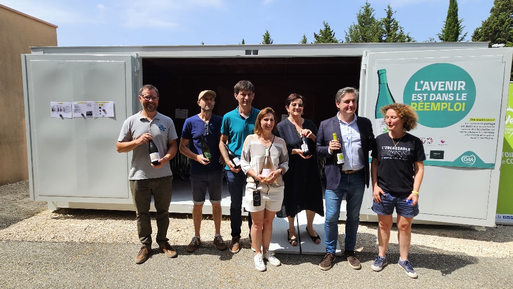 container collecte de bouteilles
