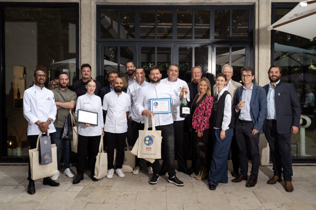 Jury et vainqueurs du concours de l'oeuf mayonnaise organisé chez Charles Heidsieck, D.R.