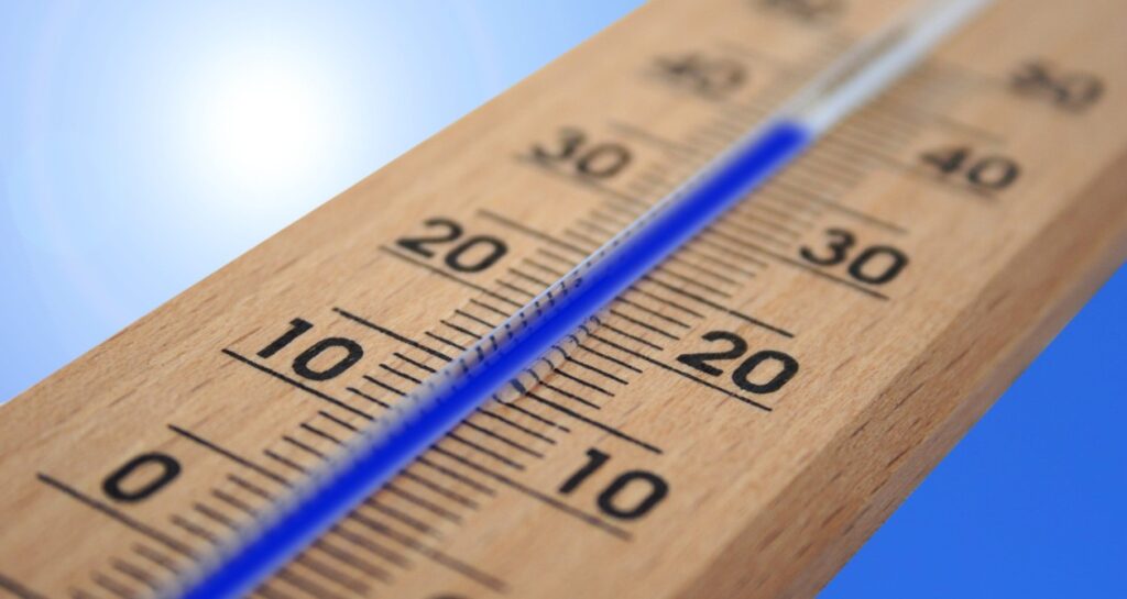 Thermomètre pour illustrer la chaleur qui impacte les vendanges