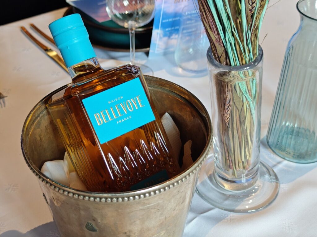 bellevoye bleu lagon boisson spiritueuse 