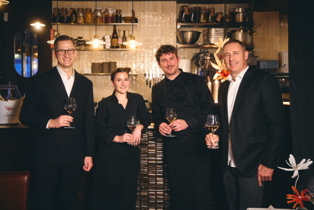 Raymond Thomsons, Philippine Jaillet, Charles Neyers, Olivier Fayard, réunis au restaurant Le Boréal pour la présentation du nouveau millésime 2025