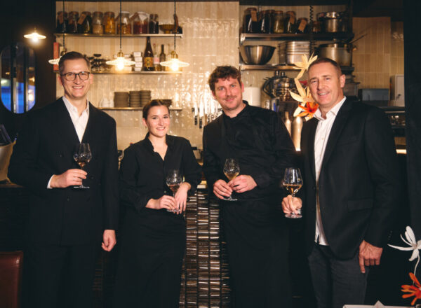 Raymond Thomsons, Philippine Jaillet, Charles Neyers, Olivier Fayard, réunis au restaurant Le Boréal pour la présentation du nouveau millésime 2025